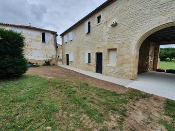 Réhabilitation d'une abbaye en plusieurs logements en Charente Maritime
