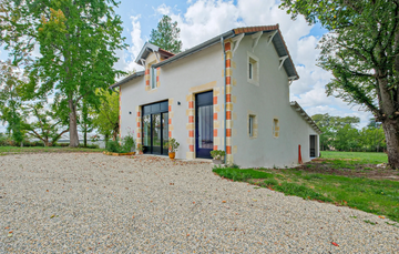 Façade rénovée de maison en Gironde – Chantier GPSO Construction